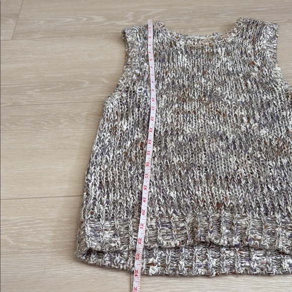 Sheridan Unique Inc. Will Vintage White and Gray Knitted Sleeveless Top - Picture 4 of 5